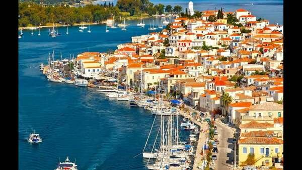 Πόρος: Αμέτρητες επιλογές απόδρασης, μία «ανάσα» από την Αθήνα 