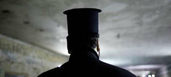 Λαμία: Παπαδιά έκανε μήνυση σε... παπαδιά! -Για κακοποίηση ζώου