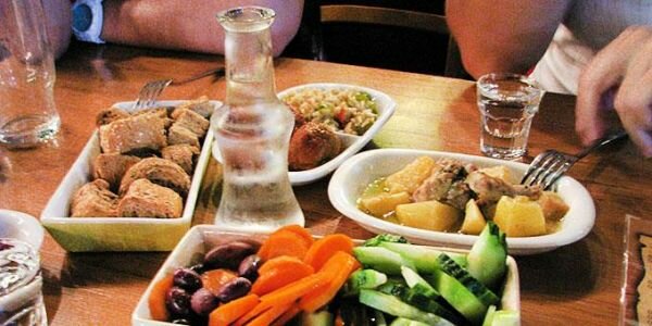 Τα Καλύτερα Ρακάδικα & Ρακομελάδικα Της Αθήνας 2016 - 17. Σας τα παρουσιάζουμε!!