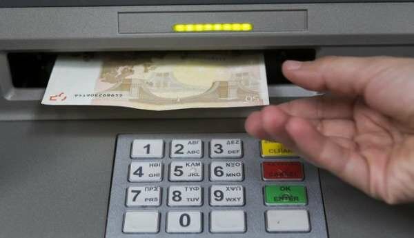 'Οδηγίες χρήσης' των capital controls από την Ελληνική Ένωση Τραπεζών – 30 ερωταπαντήσεις