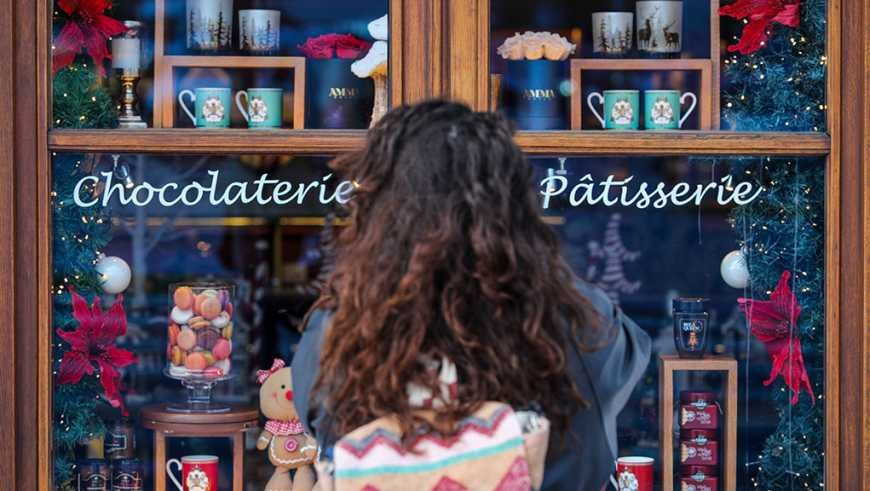 Πώς θα λειτουργήσουν σήμερα Παραμονή Πρωτοχρονιάς τα καταστήματα – Τι ισχύει για το Σαββατοκύριακο