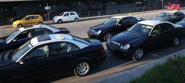 Ρόδος: Οδηγός τουριστικού λεωφορείου κατήγγειλε ομαδικό ξυλοδαρμό από ταξιτζήδες