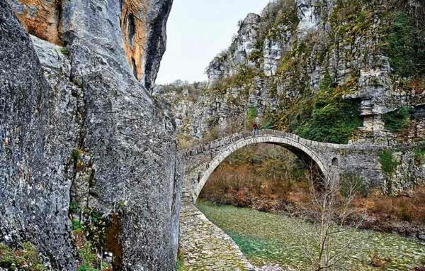 Ζαγόρι: πέτρα πανω στην πέτρα